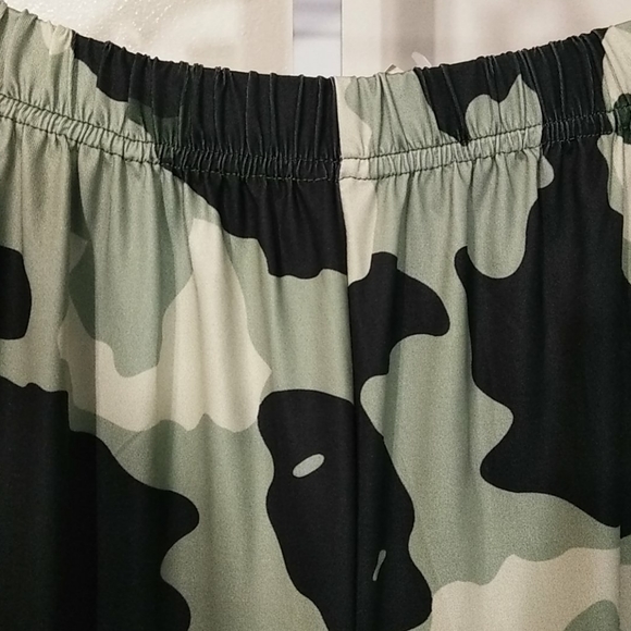 Wide Leg Camouflage Pants Set - Picture 7 of 10